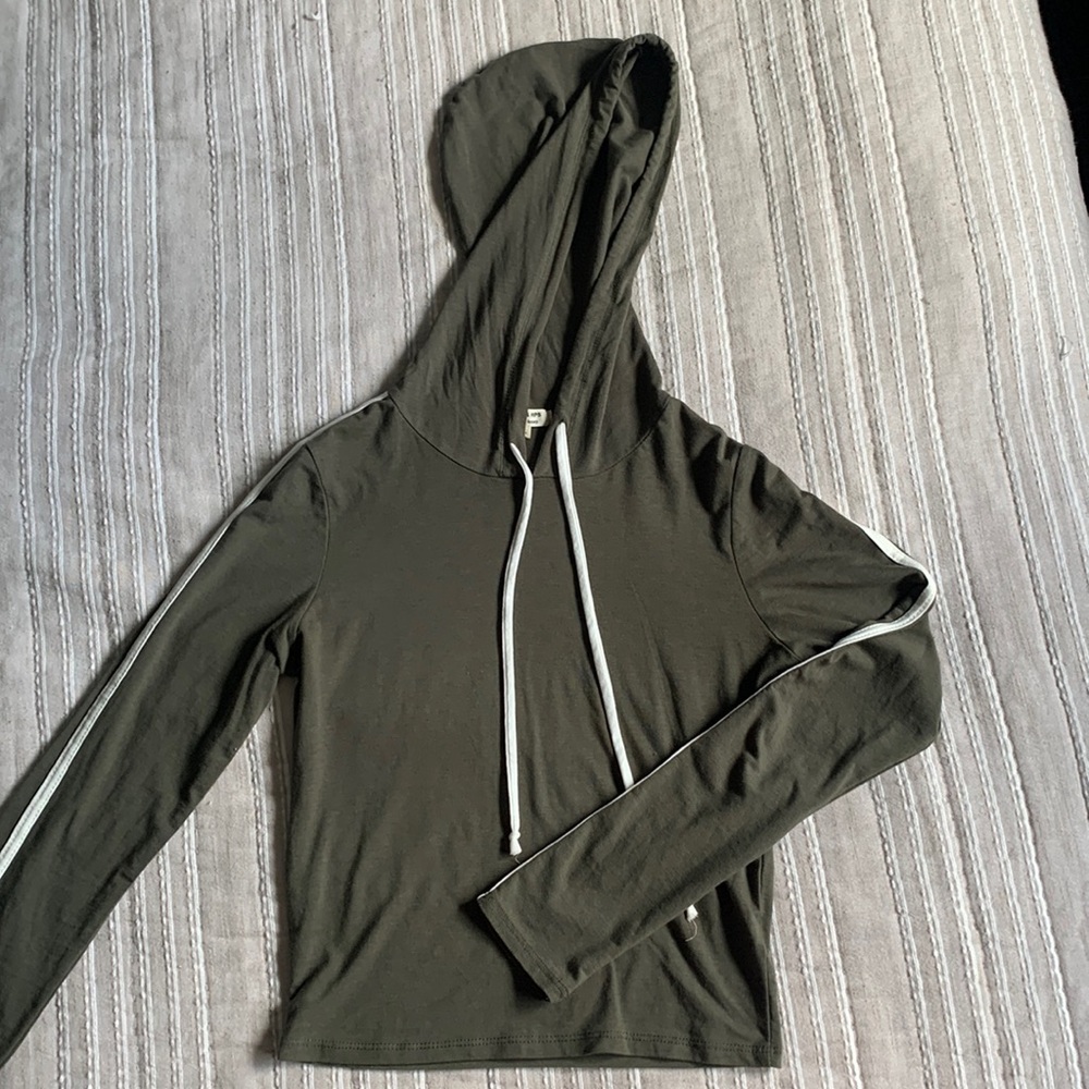 Long sleeve navy green shirt